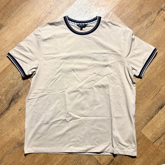 Ben Sherman Other - Ben Sherman Beige Mens Crew Neck Pocket T-shirt Navy Tipping Collar Sleeve Large